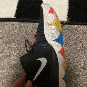 Nike Kyrie 5 friends